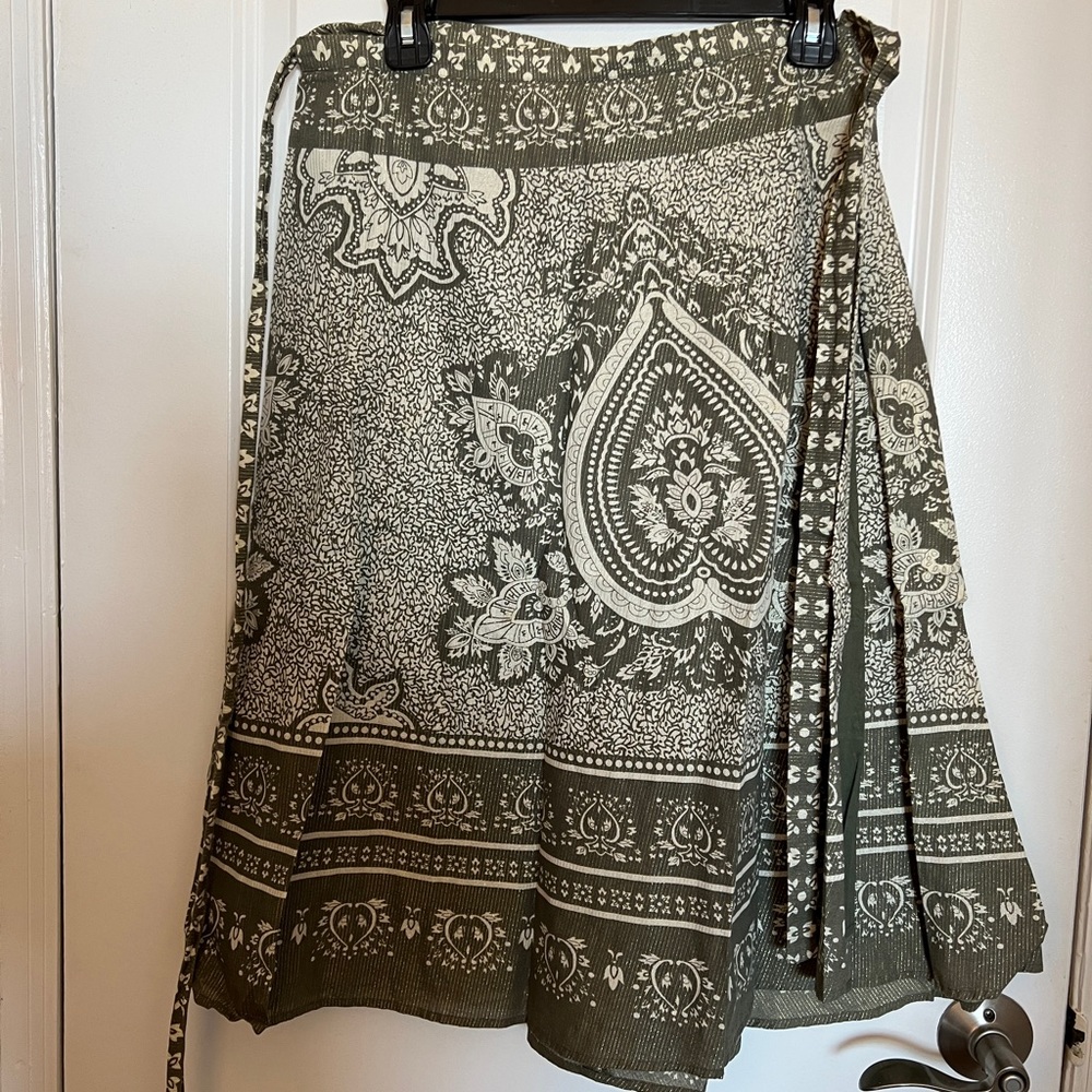 BCBG wrap skirt with gold shimmer size L